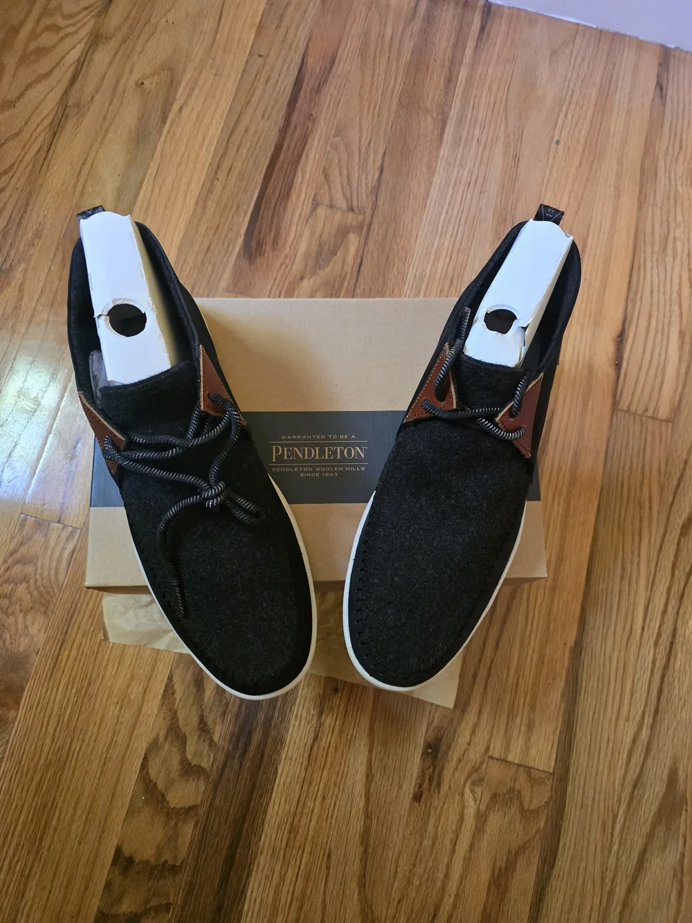 Men's Casual Black Suede Lace-Up Chukka Sneakers